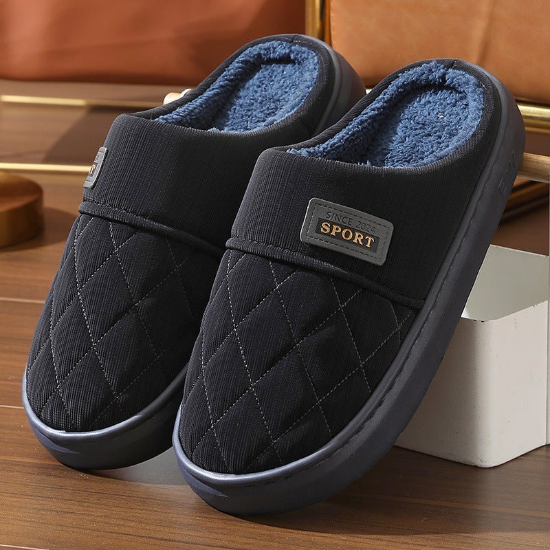 Chaussons matelassés noirs Doudounea avec intérieur molletonné bleu, design sport et semelle antidérapante pour un confort optimal à la maison