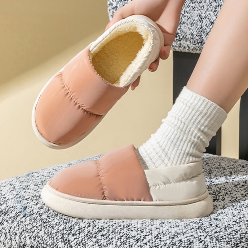 Chaussons d'intérieur Doudounea matelassés bicolores rose poudré et blanc, doublure chaude en peluche, parfaits pour le confort à la maison