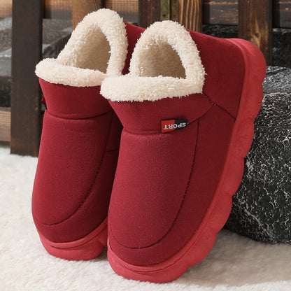 Chaussons d'hiver Doudounea rouges à plateforme avec doublure en peluche blanche, parfaits pour un confort douillet pendant les journées froides