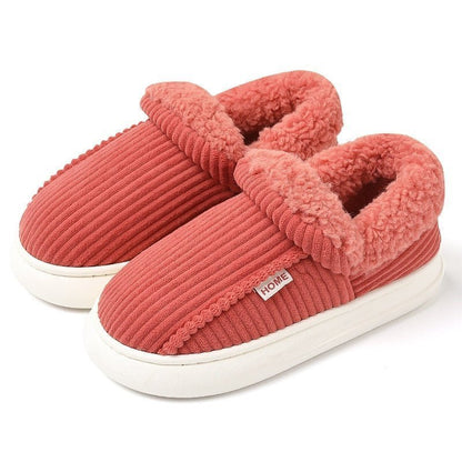 Chaussons d'hiver Doudounea en velours côtelé rose corail avec doublure peluche et semelle antidérapante blanche, parfait pour le confort domestique