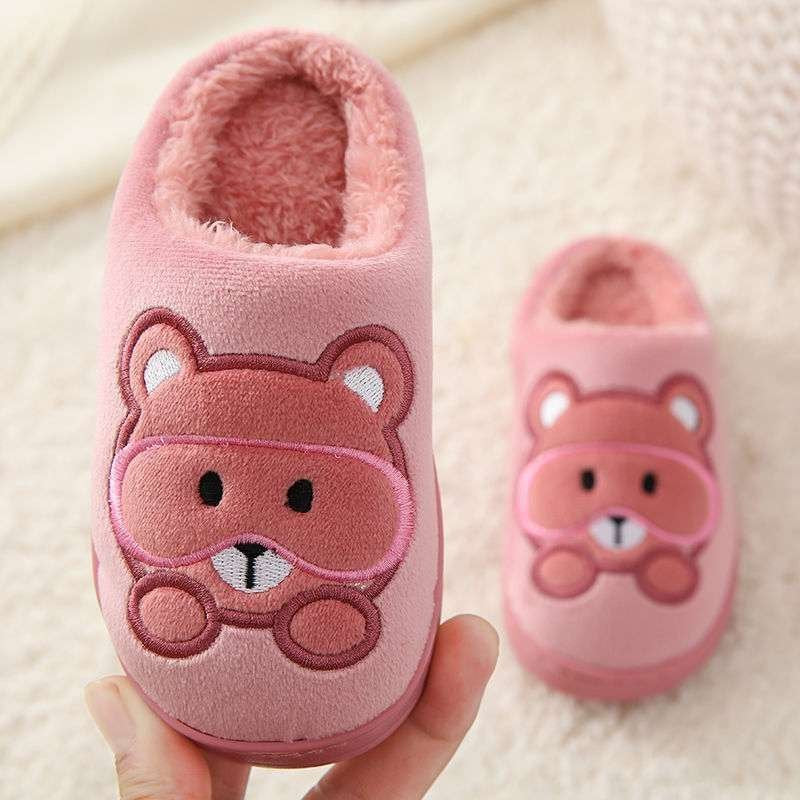 Chaussons d'hiver Doudounea pour enfant, design hamster rose adorable, doublure peluche douce et chaude, parfait pour le confort à la maison