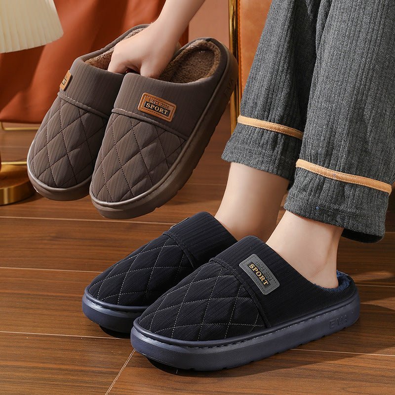 Chaussons matelassés Doudounea en marron et noir avec doublure chaude, design sport élégant pour un confort optimal à la maison