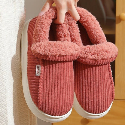 Pantoufles confortables Doudounea en velours côtelé rose avec doublure peluche et semelle blanche, chaussons d'intérieur douillets et élégants